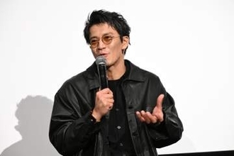 小栗旬「ご自身でも役を深く掘り下げていらっしゃった」　舘ひろしとの共演を振り返る