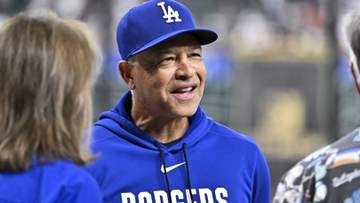 ロバーツ監督が大学生の娘の卒業式に参加のため試合欠場　メジャーで大事にされる家族との時間