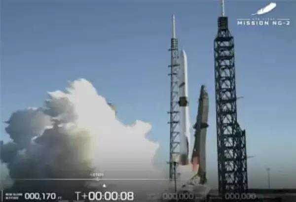 ジェフ・ベゾス氏率いる宇宙企業　大型ロケットの打ち上げ成功