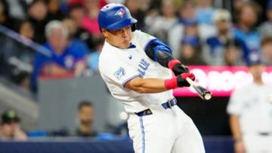 岡本和真　マルチ安打記録もドジャースに敗れる　強みの守備では股の間を抜けるメジャー初エラー