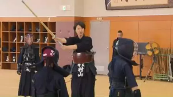 「集まれ！熱き少年剣士たち」真夏の稽古“剣道を通じて規範意識向上してほしい”　埼玉県警