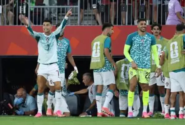 【W杯】C・ロナウドがみせた危機感…勝ち越し後にもサイドライン際で必死に指示する姿　審判への抗議ではどの選手、監督よりも飛び出て猛アピール　交代後の献身＆誰よりも強い勝利への執念