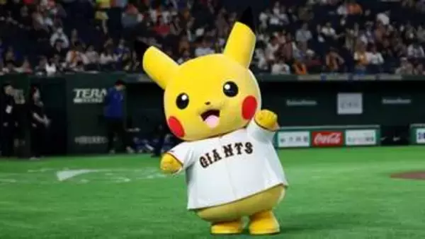 ピカチュウにいたずら　巨人の田中瑛斗＆船迫大雅がかわいさあまってちょっかい出す