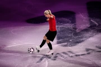 【フィギュア】エキシビション　スペイン大国ならではサッカーモチーフのダンス披露　PKにスローイン、ボールプレゼントには会場は大盛り上がり