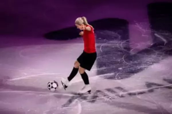 【フィギュア】エキシビション　スペイン大国ならではサッカーモチーフのダンス披露　PKにスローイン、ボールプレゼントには会場は大盛り上がり