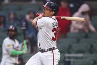 【MLB】今季MLB最長弾はセンターフェンスを越えさらに奥深くまで　昨季・新人王が約1か月ぶり復帰初打席で特大144.2メートル弾　打球の行方は…白い点となって茂みに消える