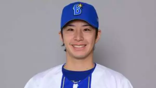 【DeNA】度会隆輝がガッツあふれるファインプレー　坂本誠志郎の大飛球をフェンス目前でジャンピングキャッチ