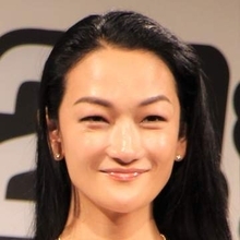 冨永愛43歳、出産を報告　「20年前の章胤の出産以来、久しぶりの新生児との日々」