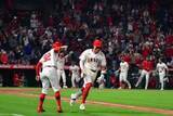 「【MLB】6連敗中のエンゼルスに奇跡　8回までノーヒットも…9回に初ヒット＆サヨナラ2ランで瞬く間に逆転勝ち　偉業目前の相手先発、マウンド上で呆然」の画像1