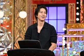 山下智久、ゲームで大泉洋と白煙まみれに　SixTONESとバスケットボールを使って青春ドラマも再現