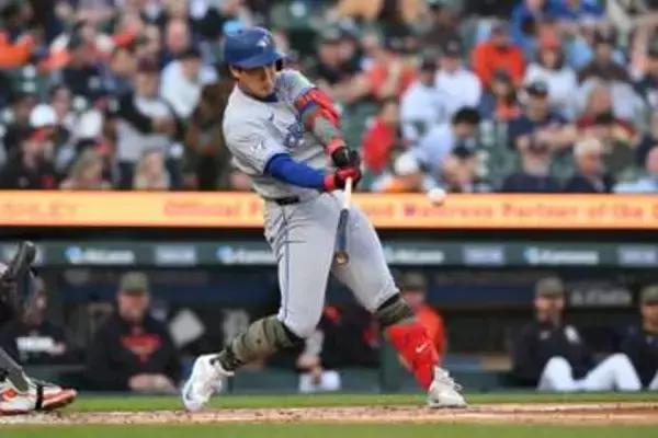 【MLB】岡本和真が外へ沈む変化球に巧みなバット技術で対応　ライトの横抜ける2塁打でチャンスメイクし先制ホームイン　チームは9回にサヨナラ負け