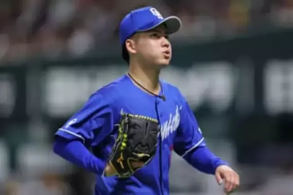 【中日】金丸夢斗、今永昇太が見守る中で鋭い投球披露　高知で自主トレ　名産・文旦Tシャツ身につけ新年の挨拶