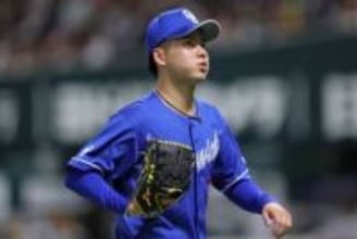 【中日】金丸夢斗、今永昇太が見守る中で鋭い投球披露　高知で自主トレ　名産・文旦Tシャツ身につけ新年の挨拶