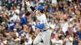 「大谷翔平の30号にブルペン陣もハイタッチなど大興奮　大谷はブルペンに飛び込んだ打球指さし仲間に手を振る」の画像1