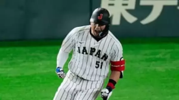 【WBC】鈴木誠也が反撃の2ランホームラン　初回3失点から1点差に迫る　初回は守備でダイブ...プレーでチームを鼓舞