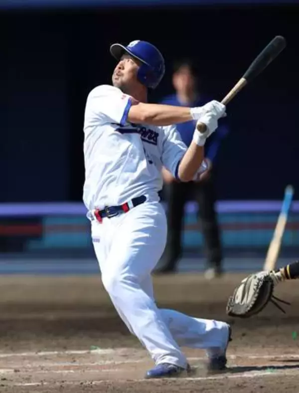 【中日】7回代打・阿部寿樹がセンター強襲のタイムリー2塁打　6回までわずか2安打と苦戦していた栗林良吏をノックアウト