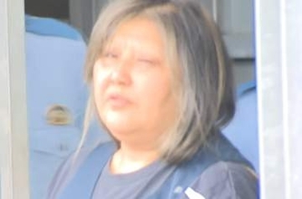 「ほら早くしろ」針を見せつけ…同居女性の唇縫い合わせたとして逮捕された女　自分で縫う行為を強要したとして再逮捕　金銭トラブルが原因か