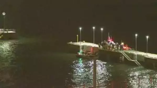 【続報】羽田空港近くの沖合でクルーザー座礁　10人が乗船、全員救助　9人ケガうち2人が重傷　東京・大田区