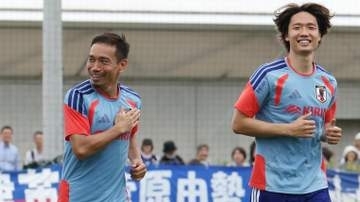 観客から「アモーレ！」の声　長友佑都「懐かしいな」の反応　10年前の流行語トップ10【サッカー日本代表】