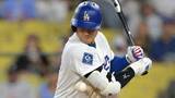 「ロバーツ監督が“投手大谷”復帰に「早くても日曜日までは何も起こらない」　右肘の死球の不運にも言及」の画像1