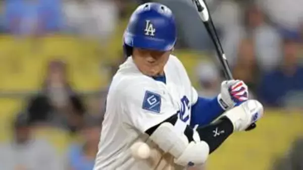 ロバーツ監督が“投手大谷”復帰に「早くても日曜日までは何も起こらない」　右肘の死球の不運にも言及