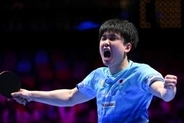【卓球W杯】張本智和が“1時間超え”の激闘制して8強入り　ドイツのチウ・ダンを破り準々決勝へ