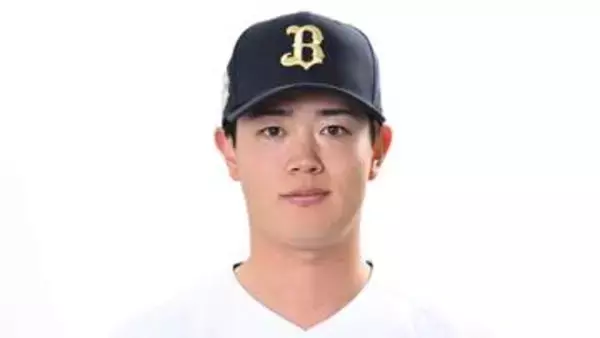 「【オリックス】太田椋がネットに跳ね返ったボールを耳付近に受ける　一時はベンチに下がるもプレー続行」の画像
