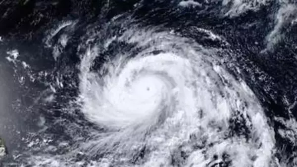 大型で猛烈な台風9号　週後半に沖縄・先島諸島接近おそれ　記録的な暴風となる可能性も