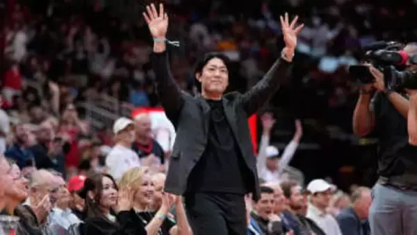 今井達也が本拠地ヒューストンのスポーツ界と積極的に交流　NFL・テキサンズの観戦に続きNBA・ヒューストン・ロケッツも観戦