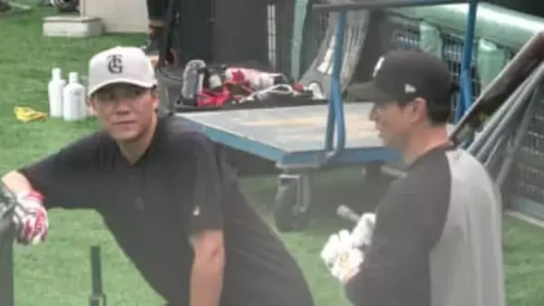 【巨人】FA加入の松本剛が坂本勇人に打撃質問「どういう感覚なのかな」　新たなチームメートと和やかに交流