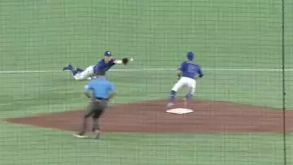 「守備でよく迷惑をかけていたので」中日・村松開人攻守で勝利に貢献　先制打は「初球から思い切って」