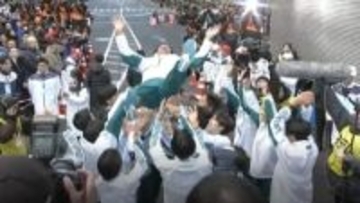 青山学院大学　原晋監督が9回胴上げ、黒田朝日も3回宙を舞う　箱根駅伝3年連続9度目V