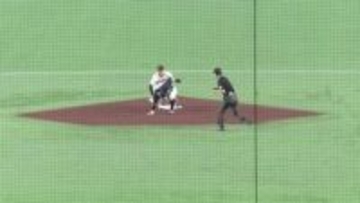 【ヤクルト】1塁走者がタッチアップで2塁アウト　積極走塁でダブルプレー　解説の緒方氏「無理して走るケースでは...」