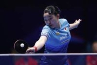 【卓球女子】張本美和が難敵撃破！　17歳が過去11戦全敗の王曼昱を大一番で下す　日本と中国の決勝戦で先勝〈世界選手権団体戦〉