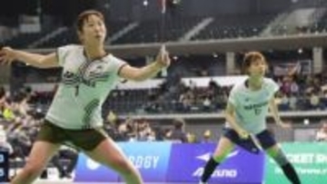 【バドミントン】志田＆五十嵐に敗れた櫻本＆廣田ペアは涙止まらずタオルに顔をうずめるも表彰台では笑顔