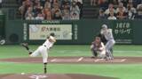 「【巨人vs阪神】ドラフト1位ルーキーがプロの舞台で初対戦　第1打席の結果は？　竹丸和幸vs立石正広」の画像1