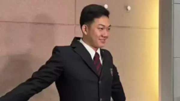 【ロッテ】新人選手たちが思い思いのグッズを持って入寮　ドラ1石垣は「これを宣伝してくれって」とトレーナー直々のお願いと共に入寮