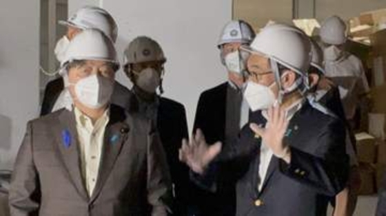 火事で焼けた市役所を林芳正総務相が視察“財政支援延長を検討”