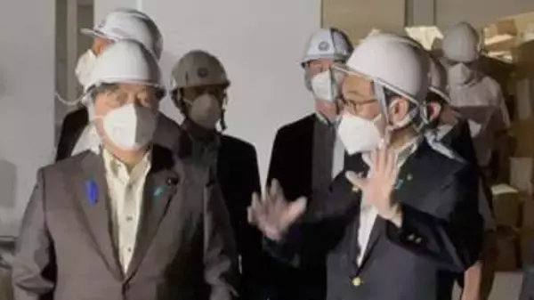 火事で焼けた市役所を林芳正総務相が視察“財政支援延長を検討”