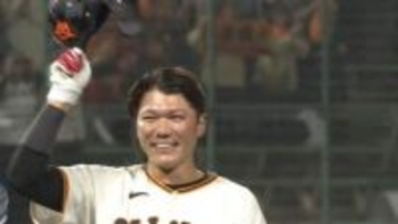 「やっぱり持っているな...」巨人・阿部監督が劇的弾の坂本勇人に大興奮　300号のメモリアル弾で連夜のサヨナラ勝利