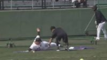 リチャードも華麗にスライディング？　巨人のヘッドスライディング練習に注目