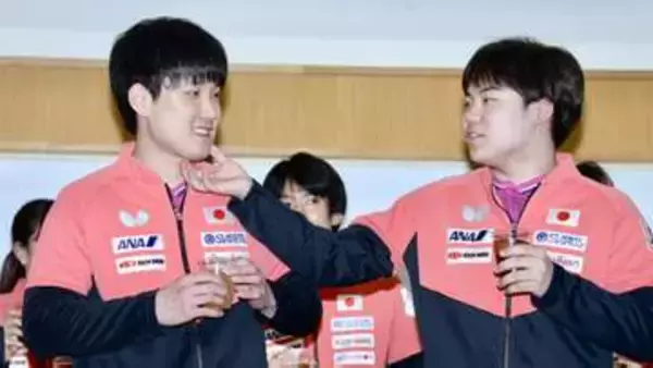 【卓球】松島輝空が照れ笑い　19歳の誕生日を日本選手陣がお祝い「金メダル取れるように頑張ります」