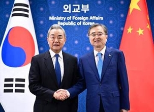 中国・王毅外相　韓国で趙顕外相と会談　北朝鮮情勢「平和と安定のために中国が建設的な役割を果たす」