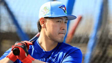 岡本和真は「少しスペイン語が話せる」ゲレーロJr.が明かす　キャンプイン初日の柵越えにチームメートも歓声