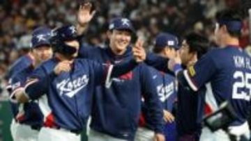 韓国ベンチに歓喜の輪　崖っぷちから勝利をつかみ準々決勝進出　オーストラリアと意地のぶつかり合いが最後まで続く【WBC】