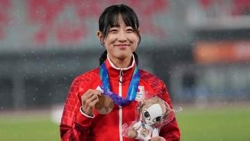 【陸上】マラソン競歩で順位変更　梅野倖子が繰り上がりで銅メダル　1着カザフスタンの選手は“シューズ規則”で無念の失格〈アジア競技大会〉