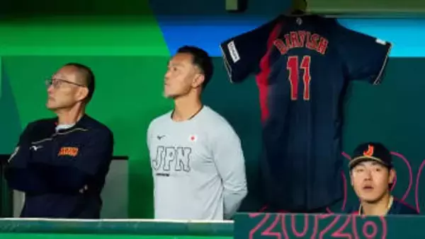 侍ジャパンのベンチに飾られた背番号“11”　ナインはダルビッシュ有のユニホームに触れパワーもらう
