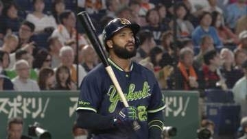 【ヤクルト】2番・サンタナが“打ち直し”で貴重な追加点！　スタンド中段へ第4号ホームラン
