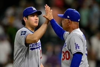 ロバーツ監督がPCAの活躍を歓迎!? 「誰かが翔平を刺激することで彼はもっと成長する」　6年連続30号を絶賛し大谷の底知れぬ力に期待