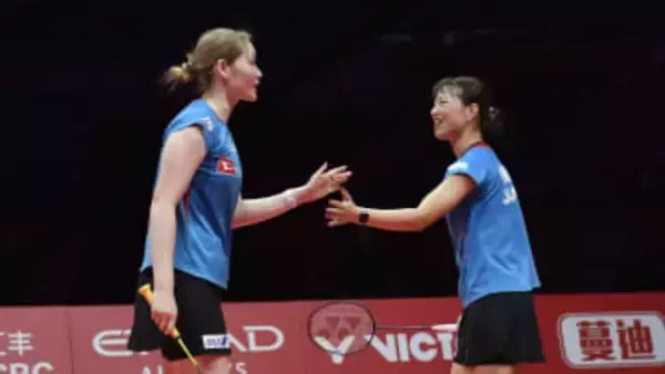 【バドミントン】福島由紀・松本麻佑“フクマツ”ペアが格上をストレートで下し決勝進出　年間女王まであと1勝